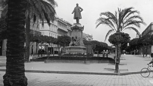 Bône, statue Thiers (S)