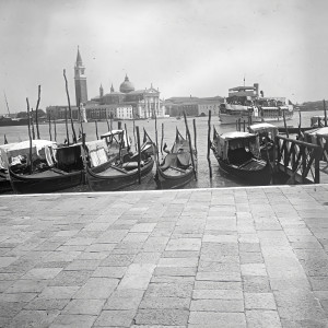 Venise, gondoles (S)