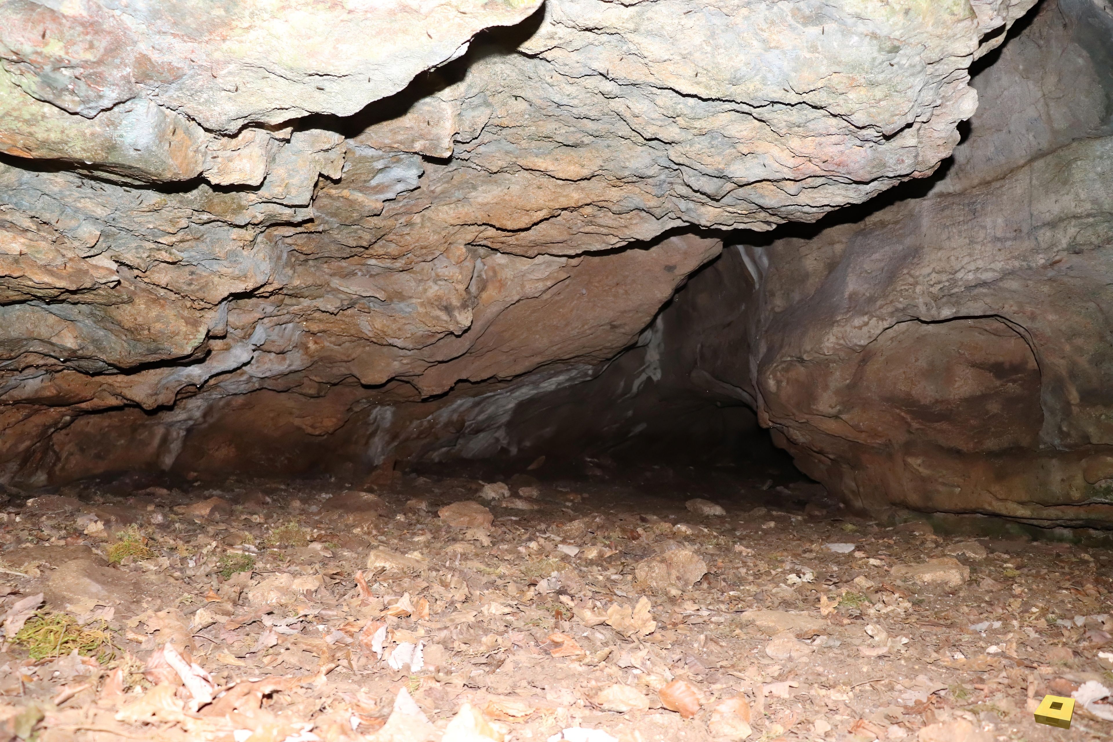 Cave with 7 rooms - interior (I)