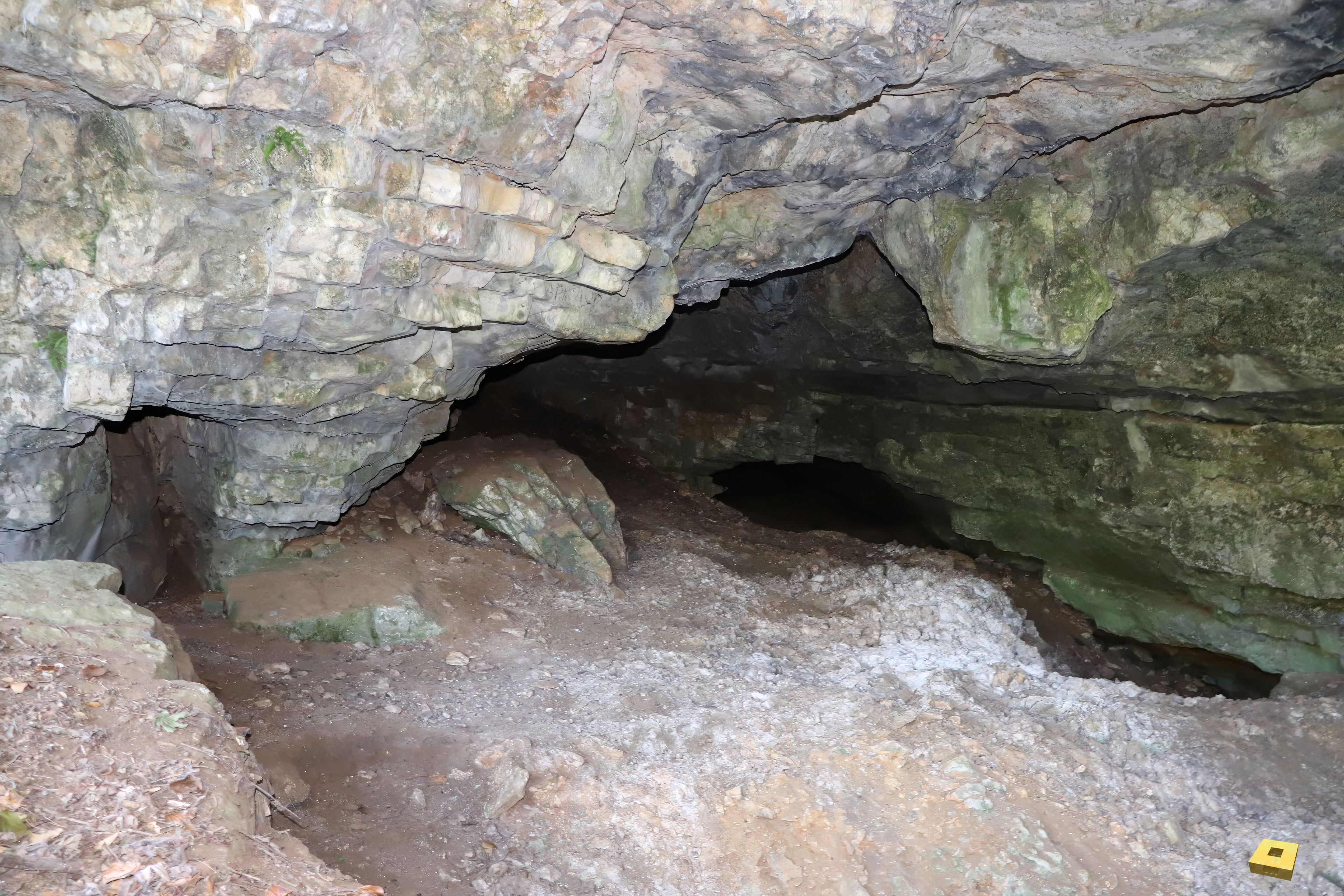 Grotte Jeannuë, intérieur (I)