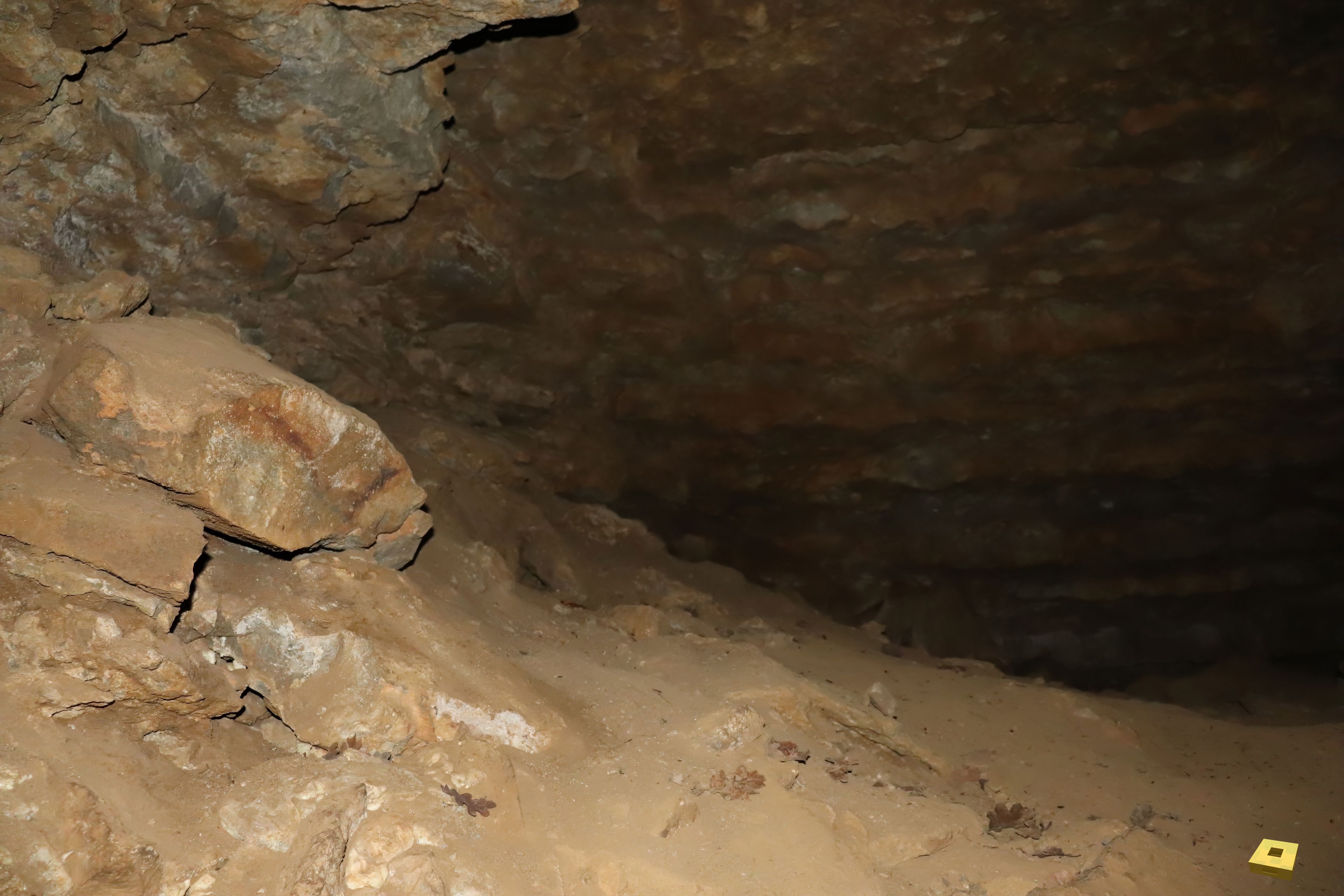 Pierre la Treiche, grotte - 8879 (I)