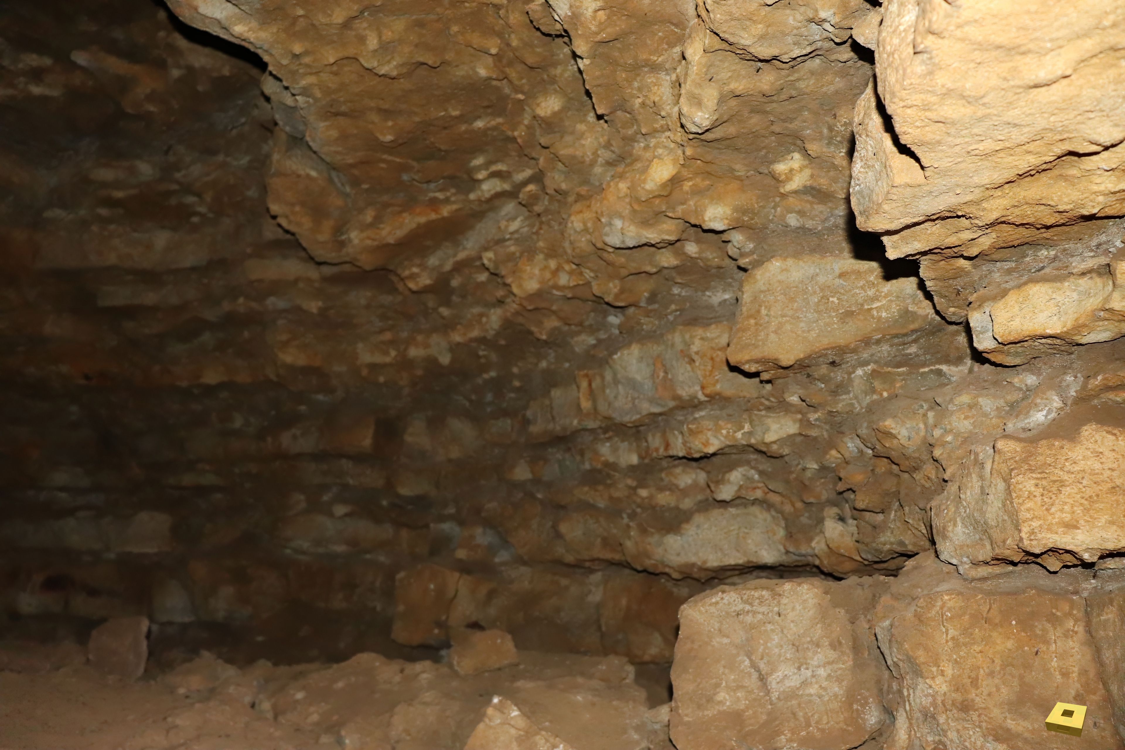 Pierre la Treiche, grotte - 8880 (I)