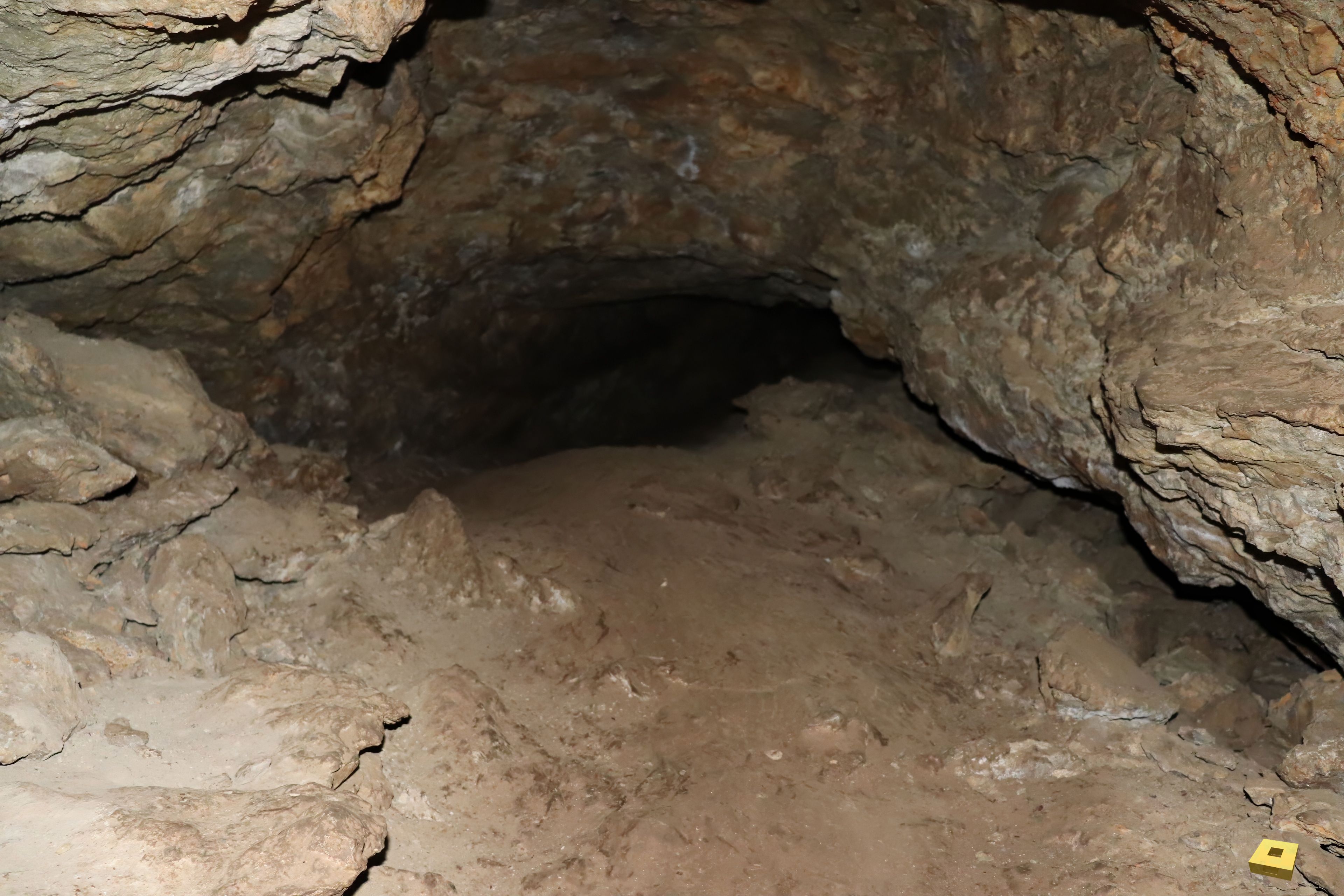 Pierre la Treiche, grotte - 8909 (I)
