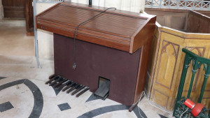 Aillianville, church - organ (S)