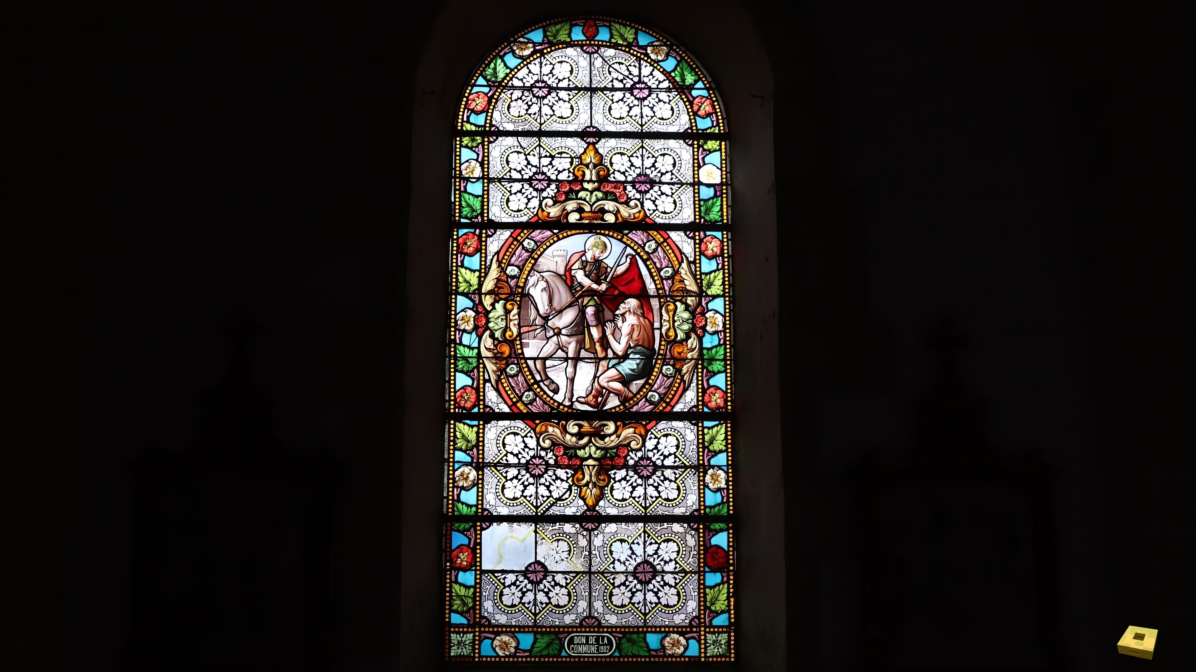 Aillianville, Kirche - Buntglasfenster (I)