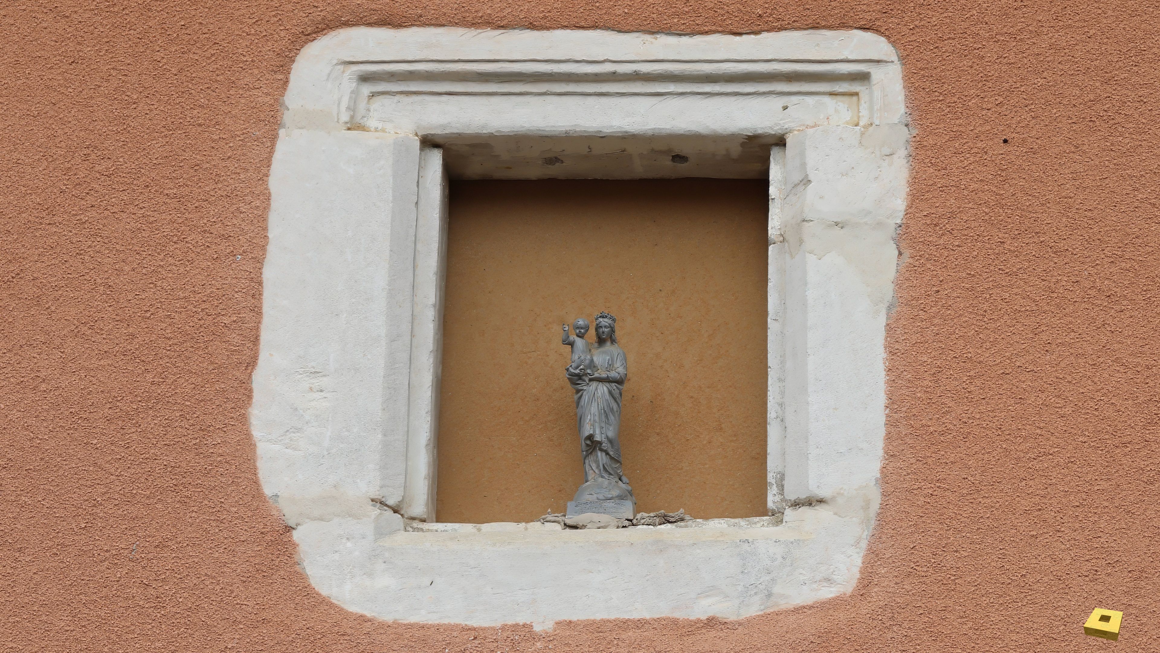 Aouze, virgin (I)