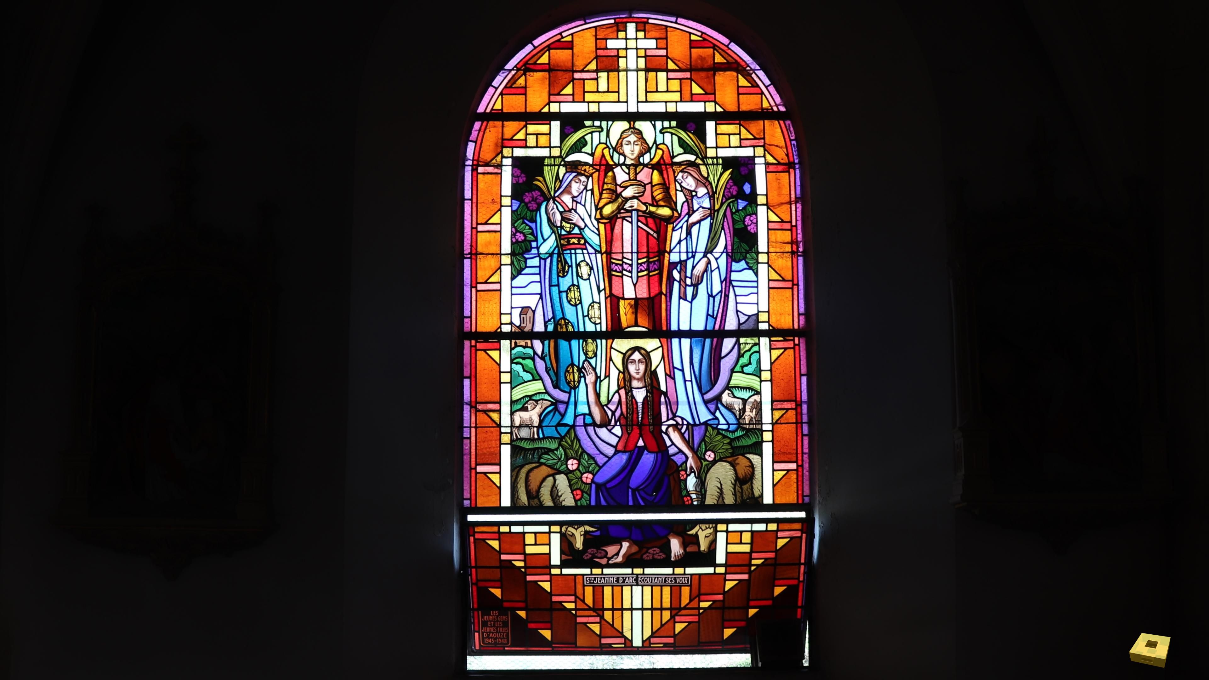 Aouze, Kirche - Buntglasfenster (I)