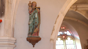 Aouze, church - statue  (S)