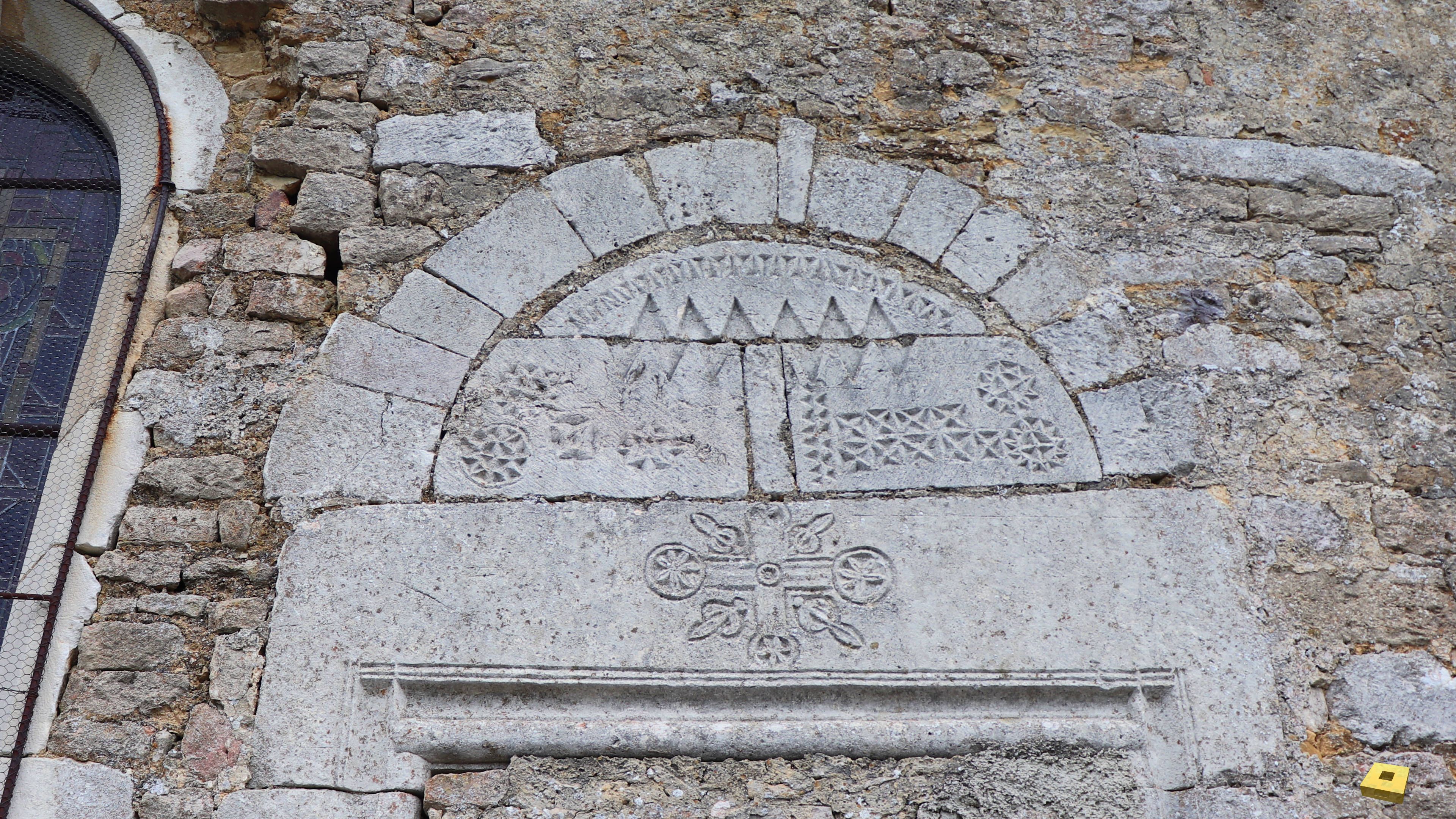 Aouze, Kirche (I)