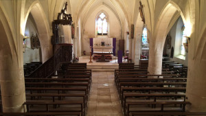 Aouze, church - View of the altar  (S)