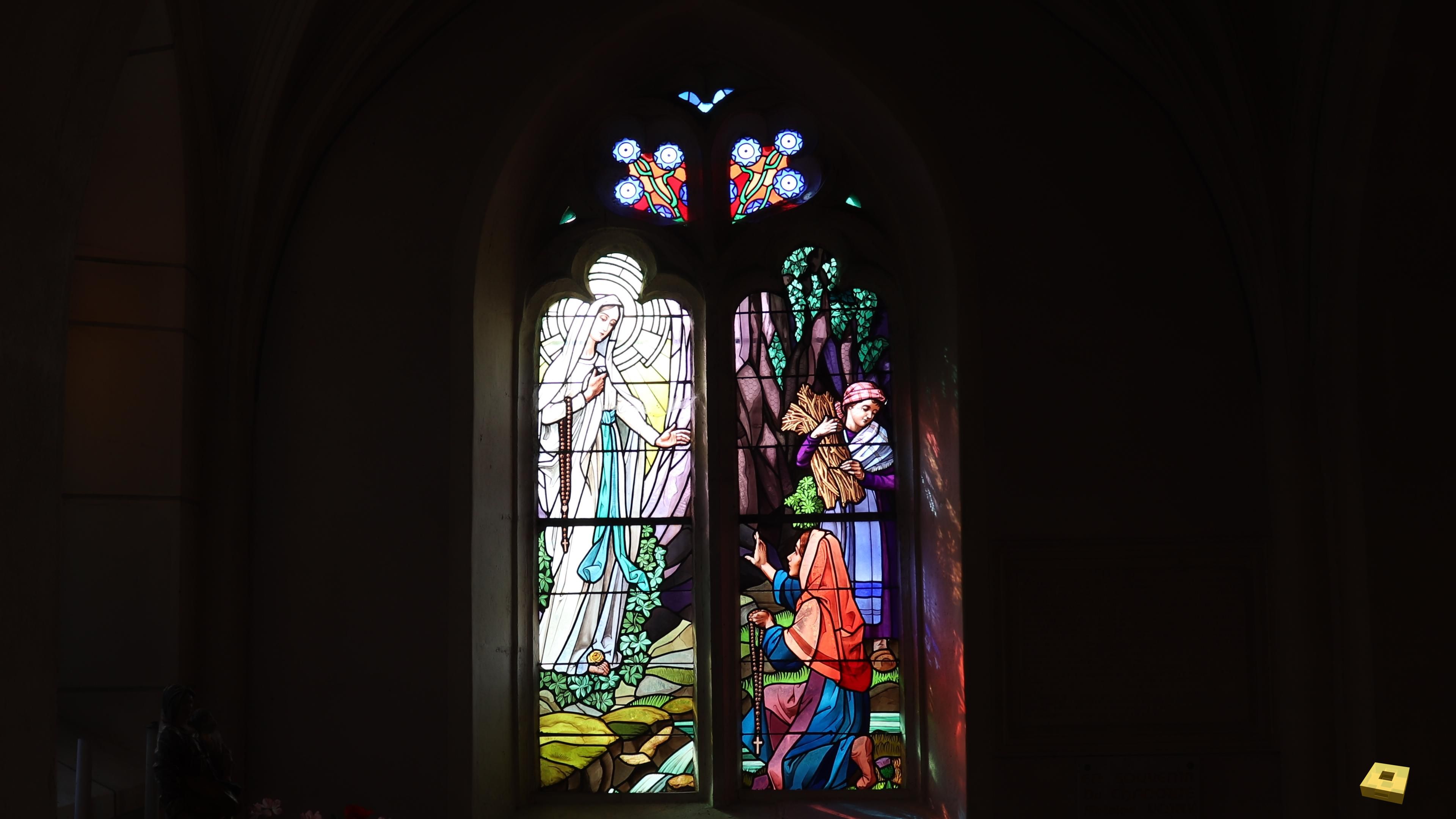 Aouze, church - stained glass (I)