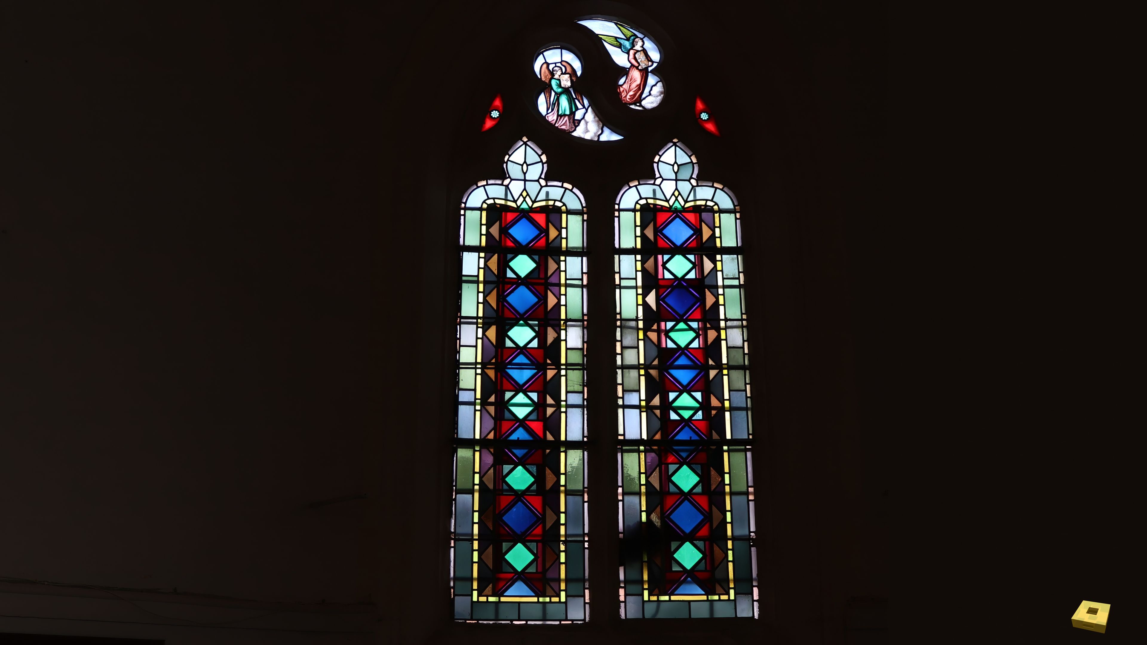Attignéville, Kirche, Buntglasfenster (I)