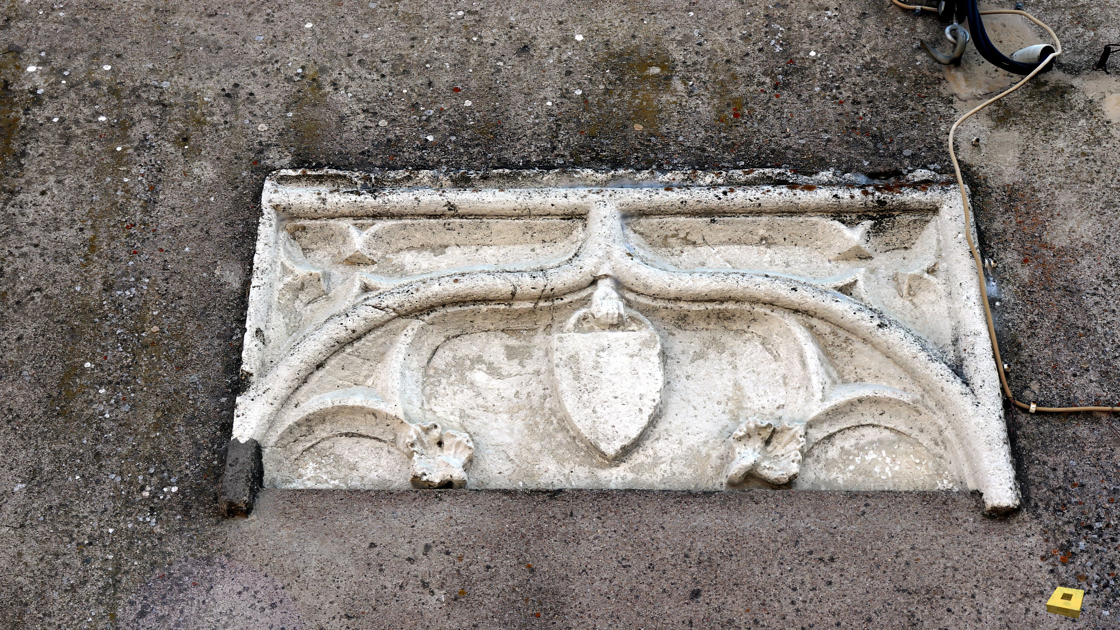 Aulnois, bas relief (I)