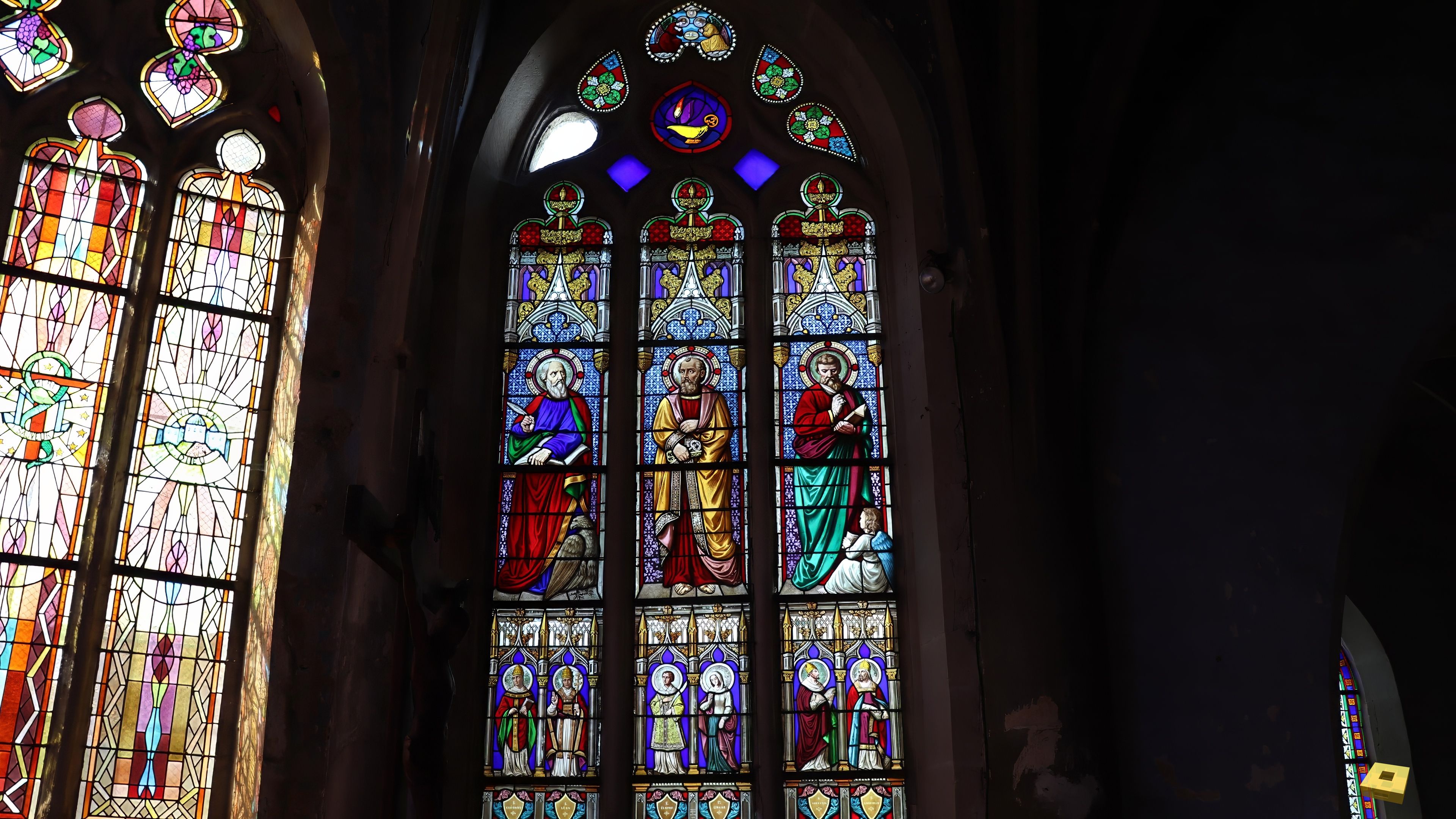 Aulnois, église - vitrail (I)
