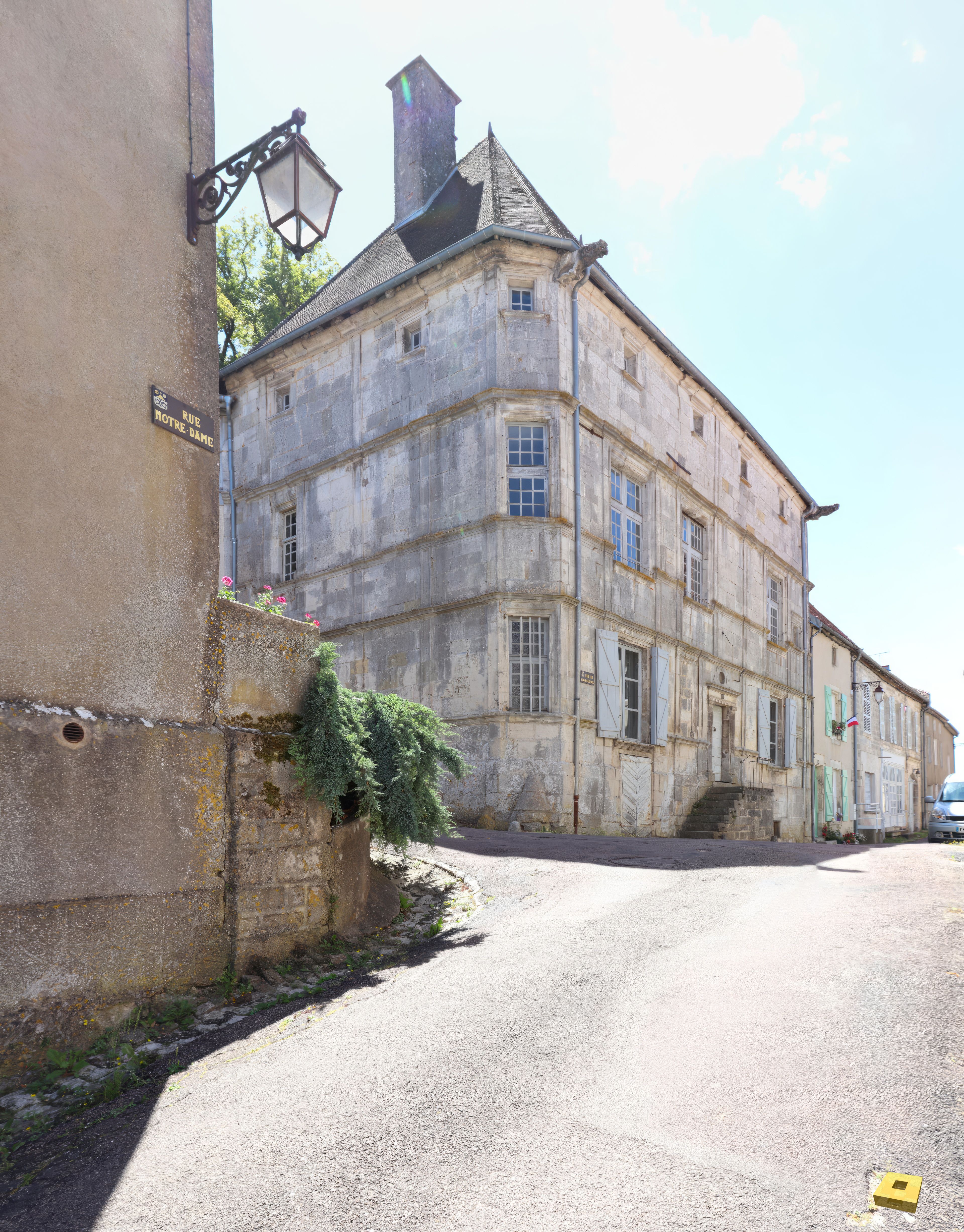 Bourmont, Rathausplatz (I)