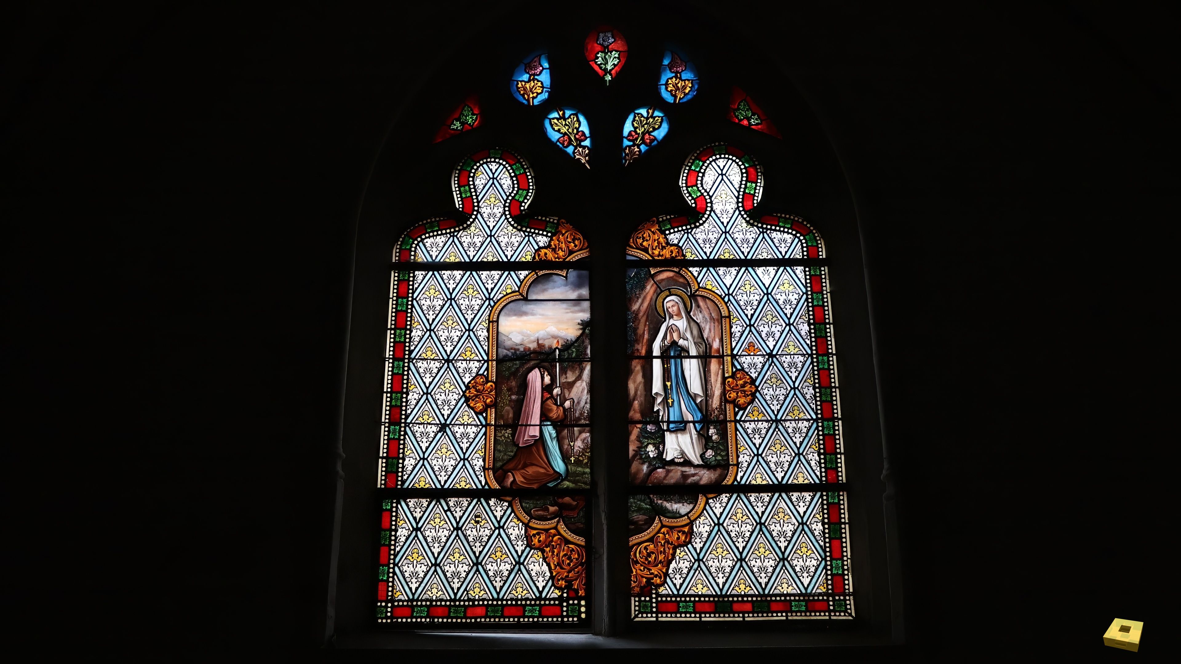 Circourt, church - stained glass window (I)