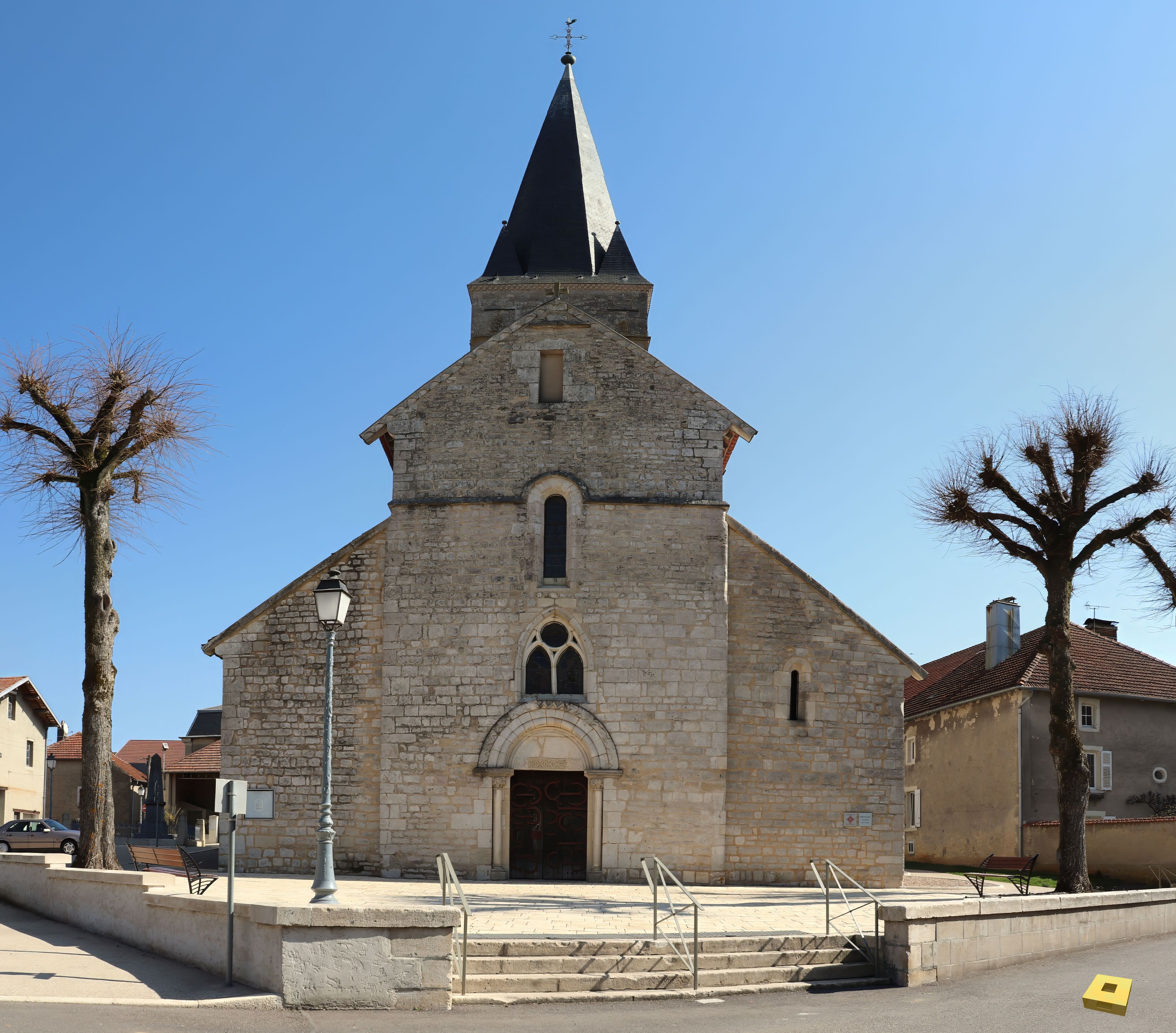 Coussey, Kirche - Außenansicht (I)