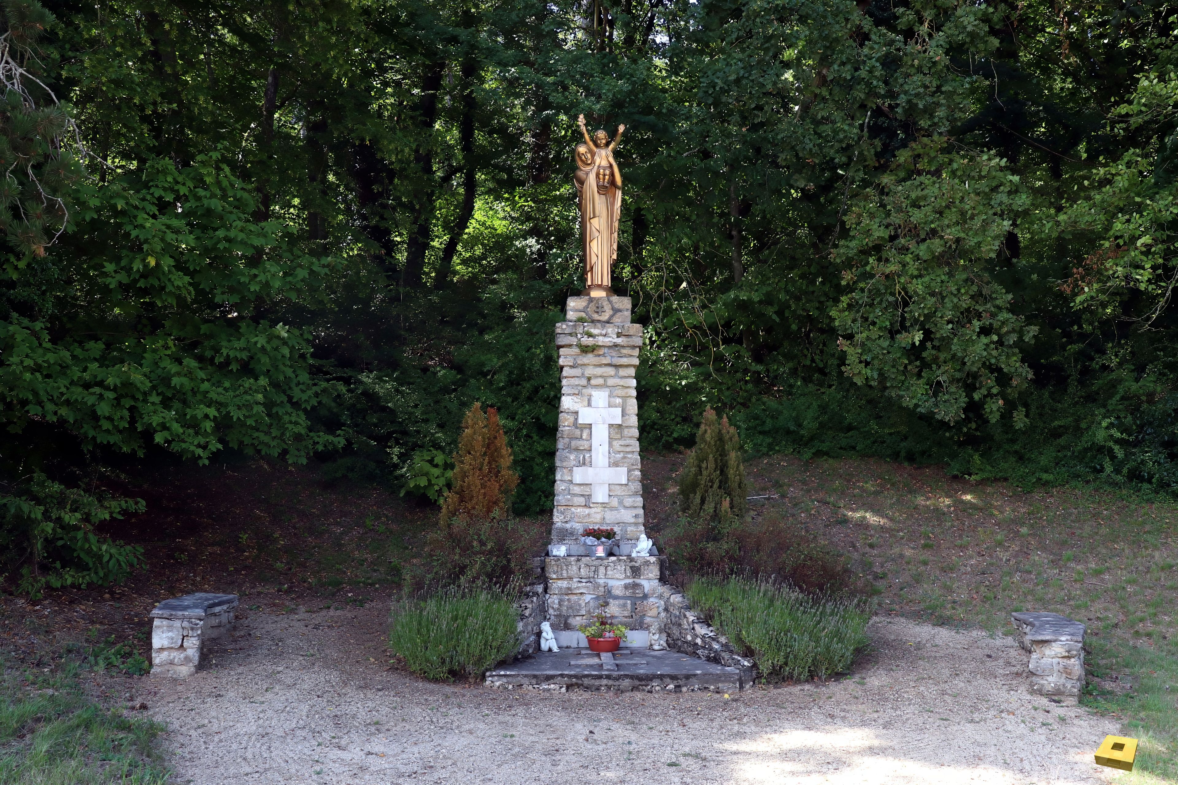 Dolaincourt, virgin (I)