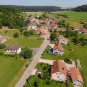 Dolaincourt, Courcelles-Straße (P)