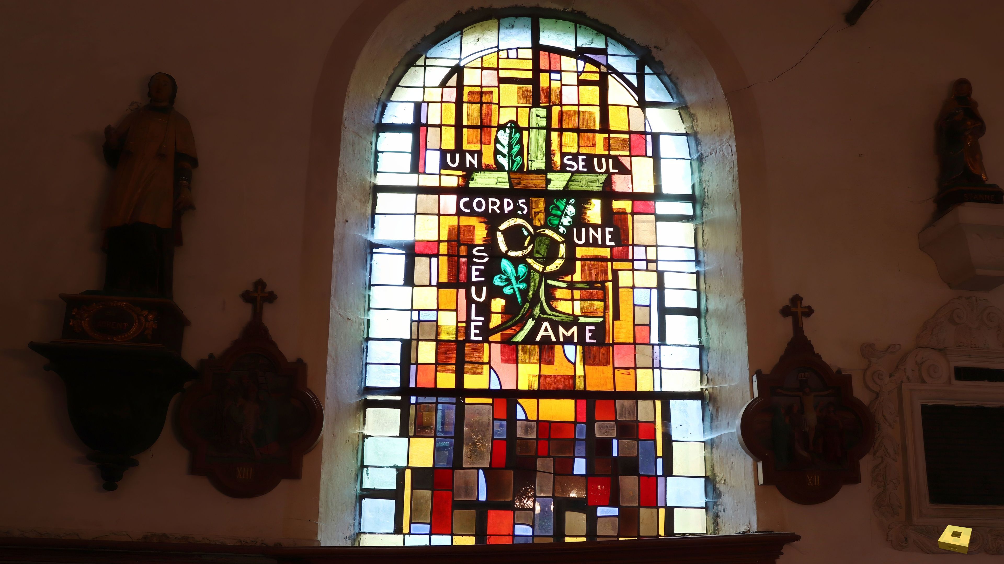 Dolaincourt, église - vitrail (I)