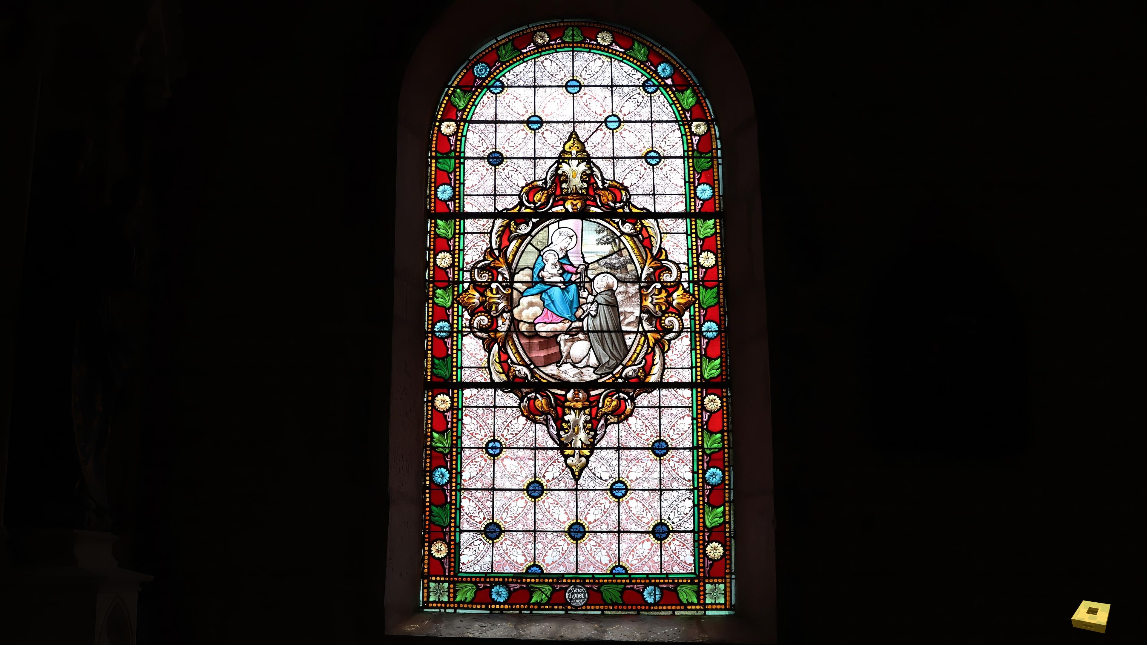 Dommartin, church - stained glass window (I)