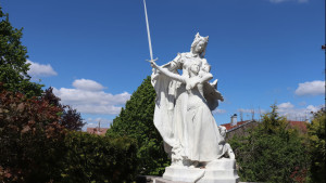 Domrémy, statues (S)