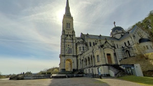 Domrémy, Basilika - Außenansicht (P)