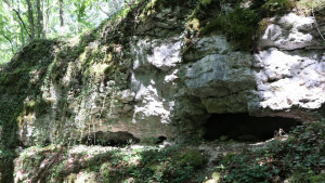 Fort Bévaux, Höhlen (S)