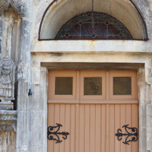 Fréville, église - porche (S)