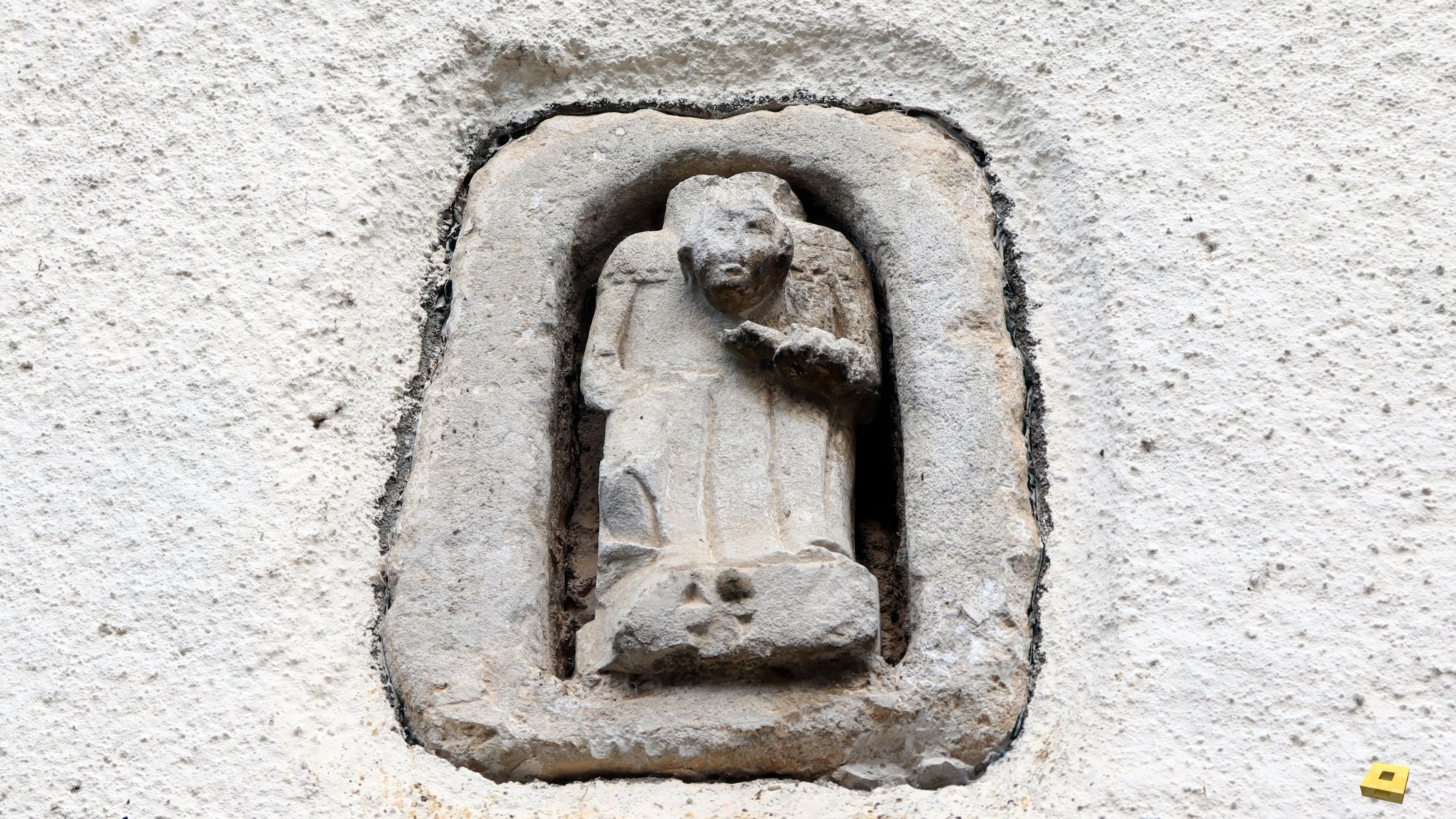 Fruze, sculpture (I)