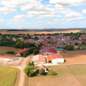 Grand, panoramic photo taken to the southeast (P)