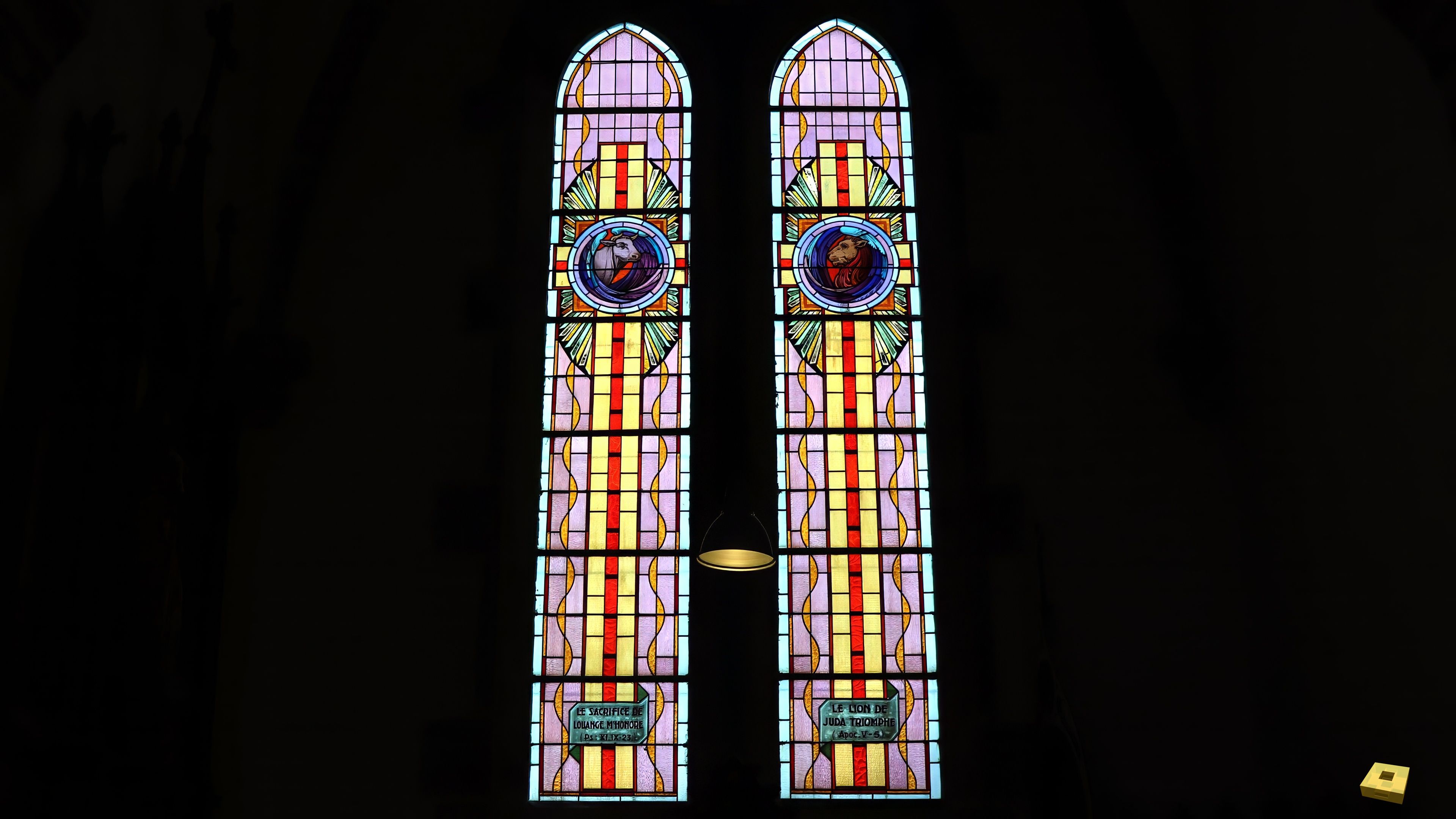 Hagnéville, Kirche - Buntglasfenster (I)