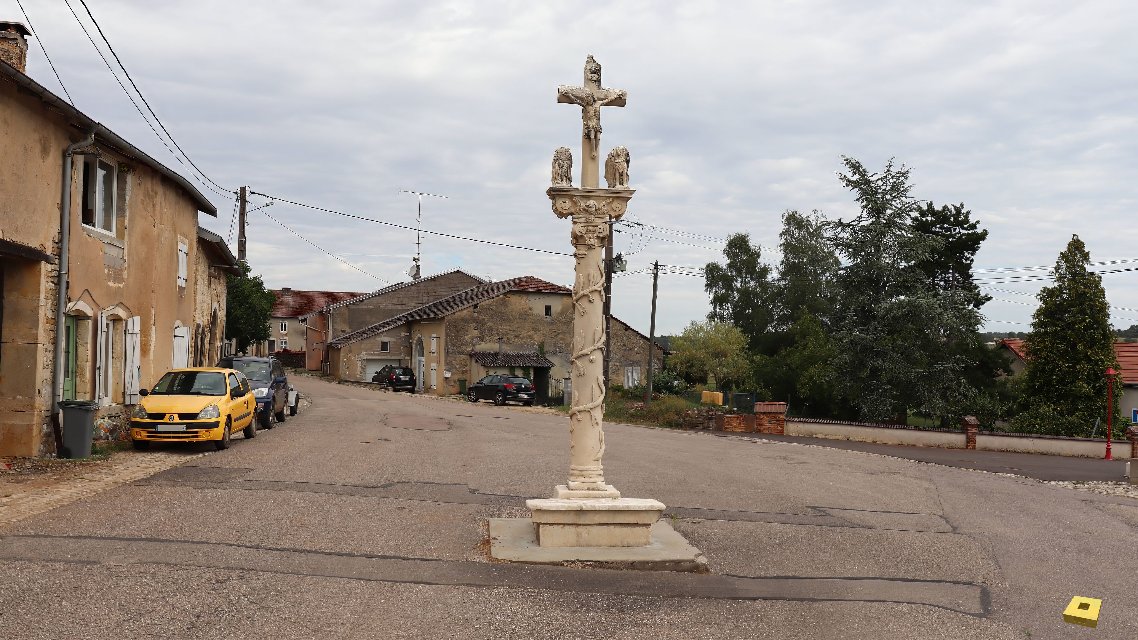 Houéville, Calvary (I)