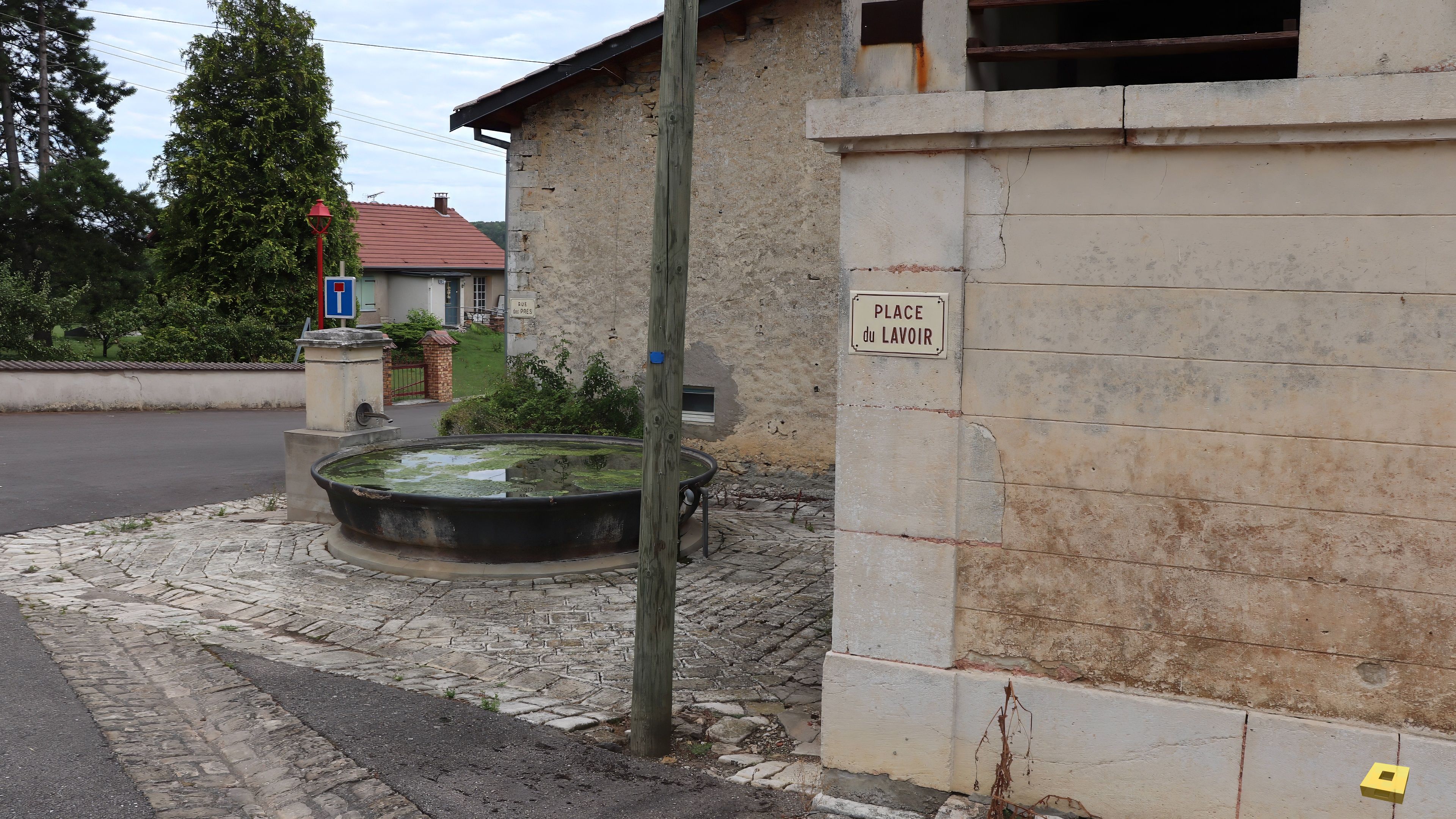 Houéville, fountain (I)