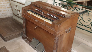 Leurville, church - Organ (S)