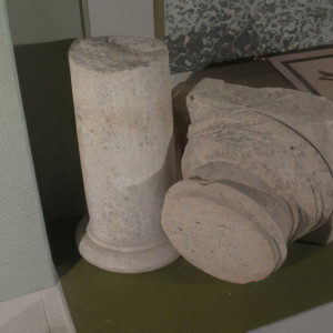 Liffol, museum, column (S)