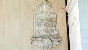 Longchamp, église - donateurs (I)
