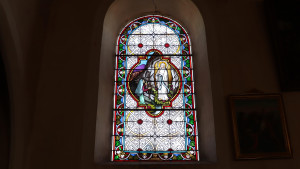 Longchamp, church - stained glass (I)