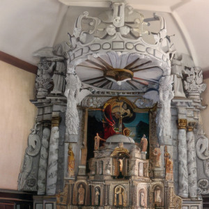Longchamp, church - altar (S)