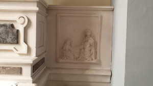 Longchamp, église - bas relief (I)