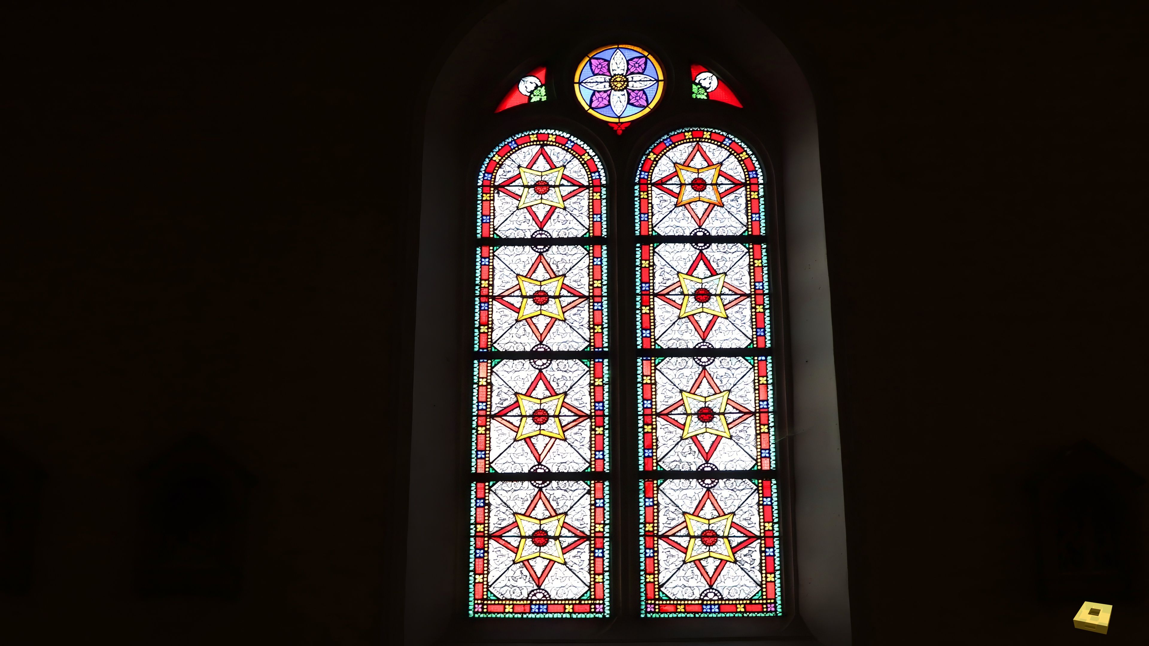 Mandres/Vair, church - stained glass (I)