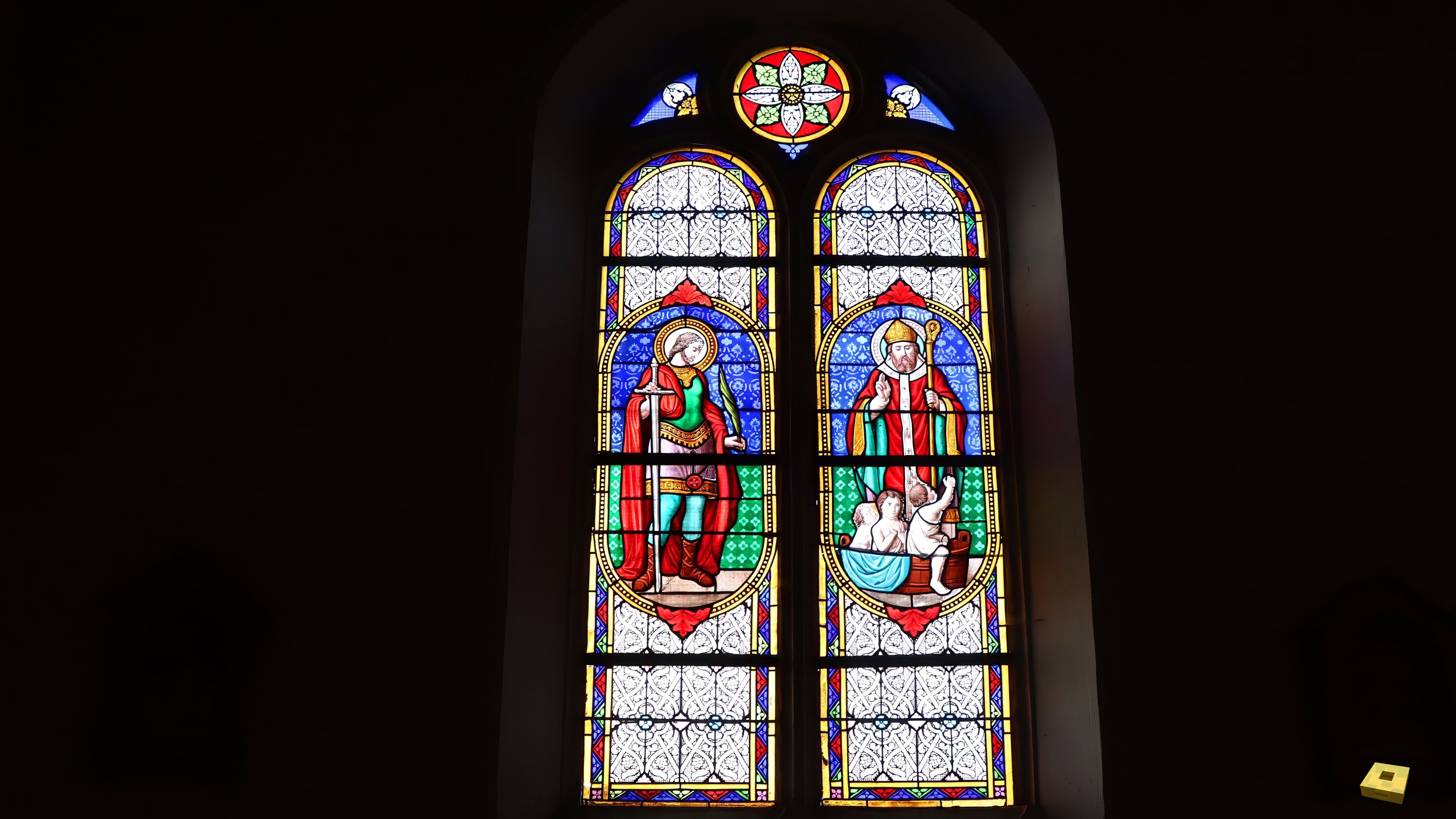 Mandres/Vair, church - stained glass (I)