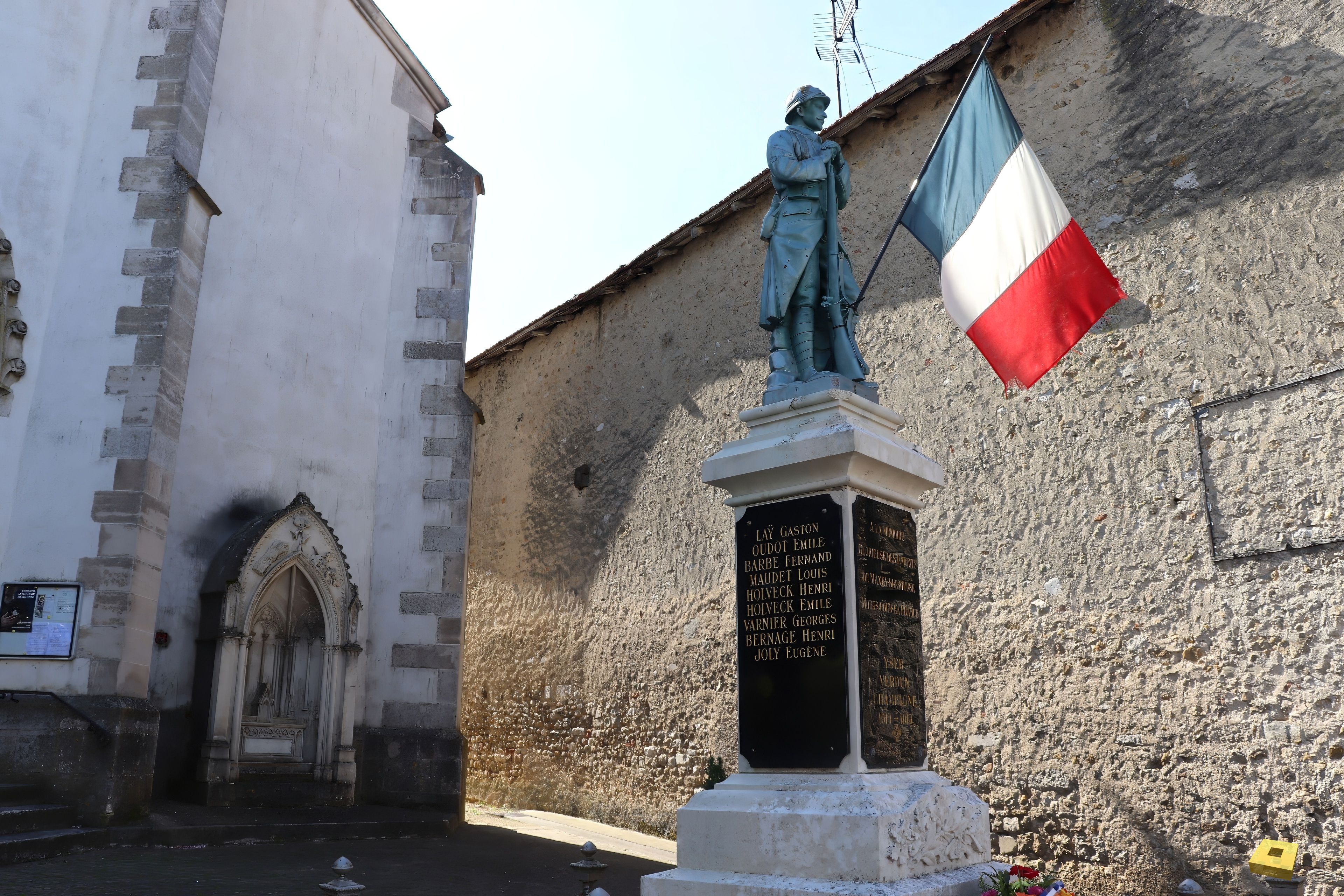 Maxey, war memorial (I)