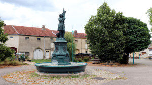Médonville, fountain (S)