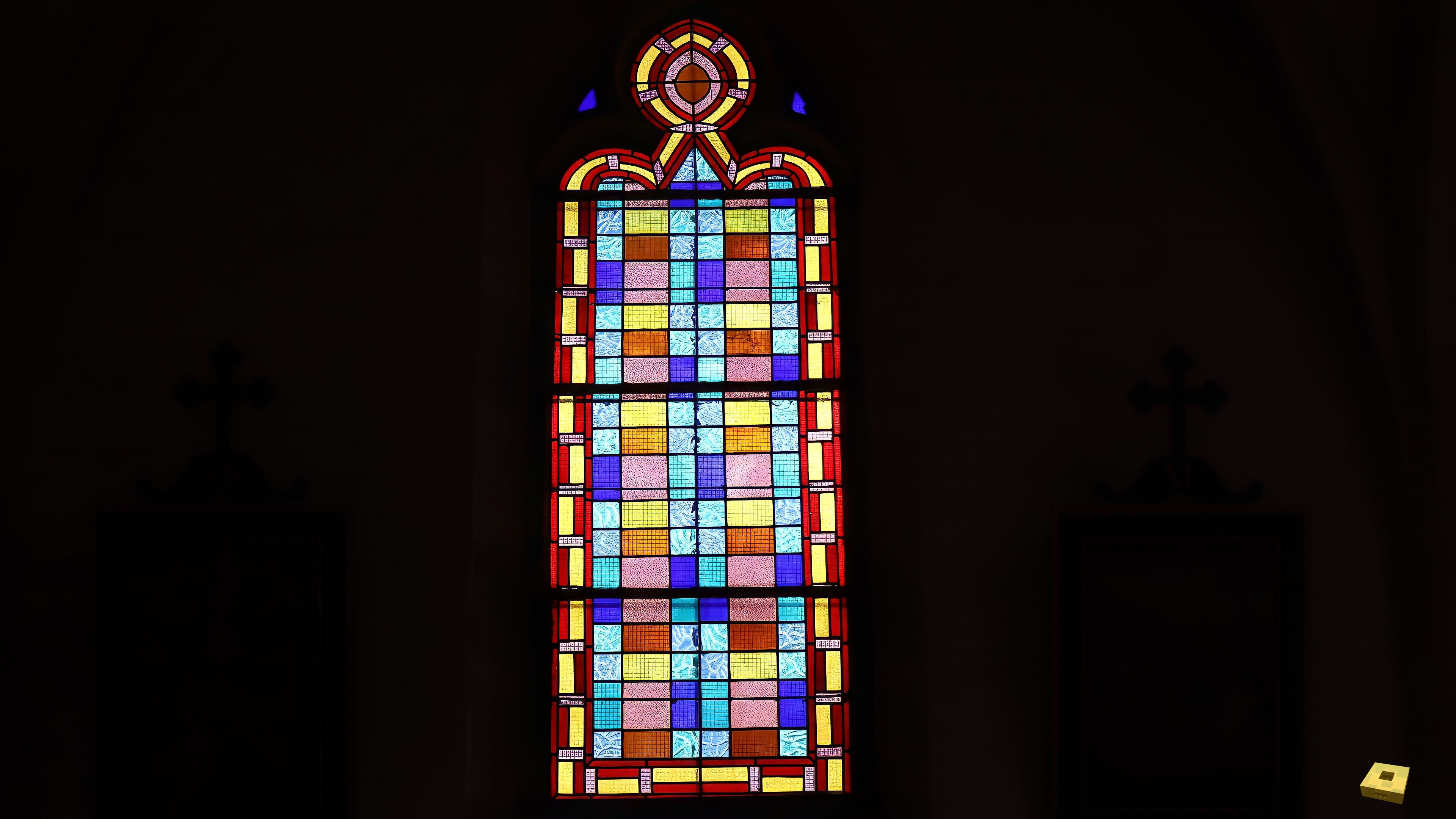 Moncel, church - stained glass (I)