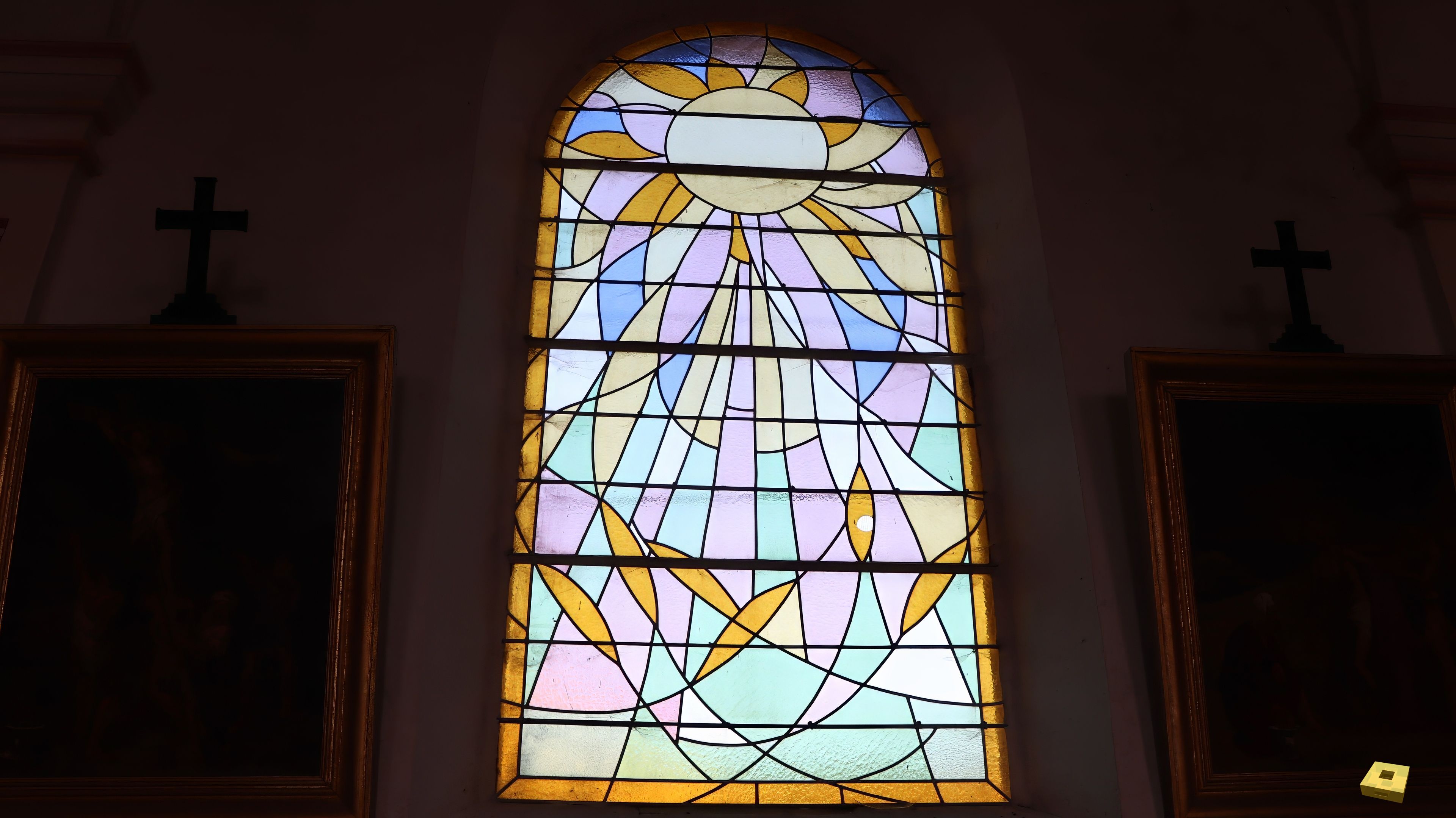 Mont, church - stained glass 9 (I)