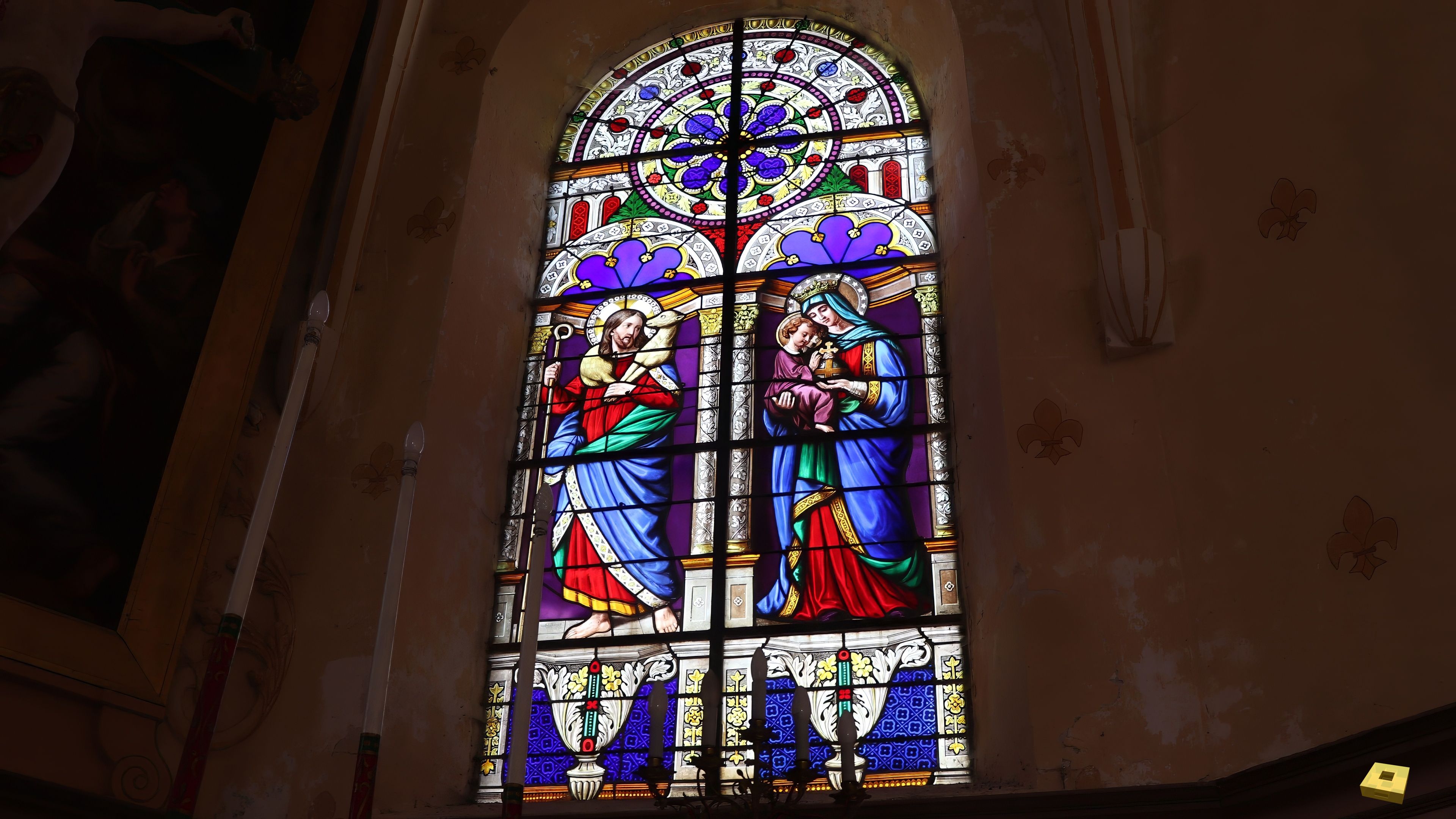 Mont, church - stained glass 6 (I)
