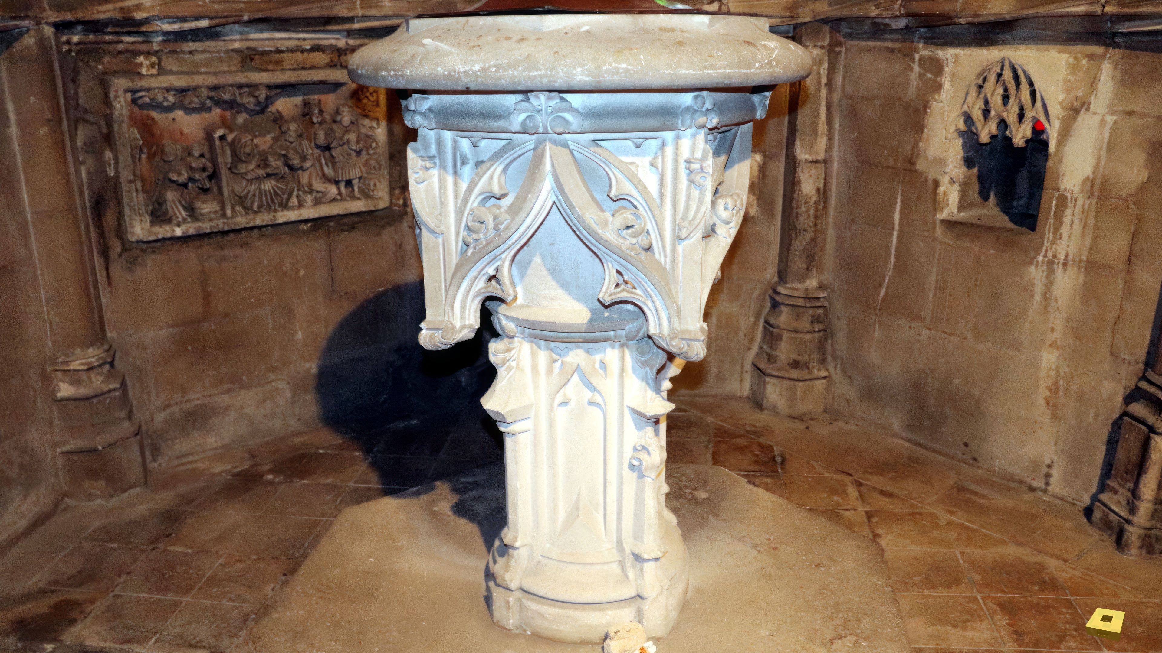 Neufchâteau, St Christophe - fonts baptismaux (I)