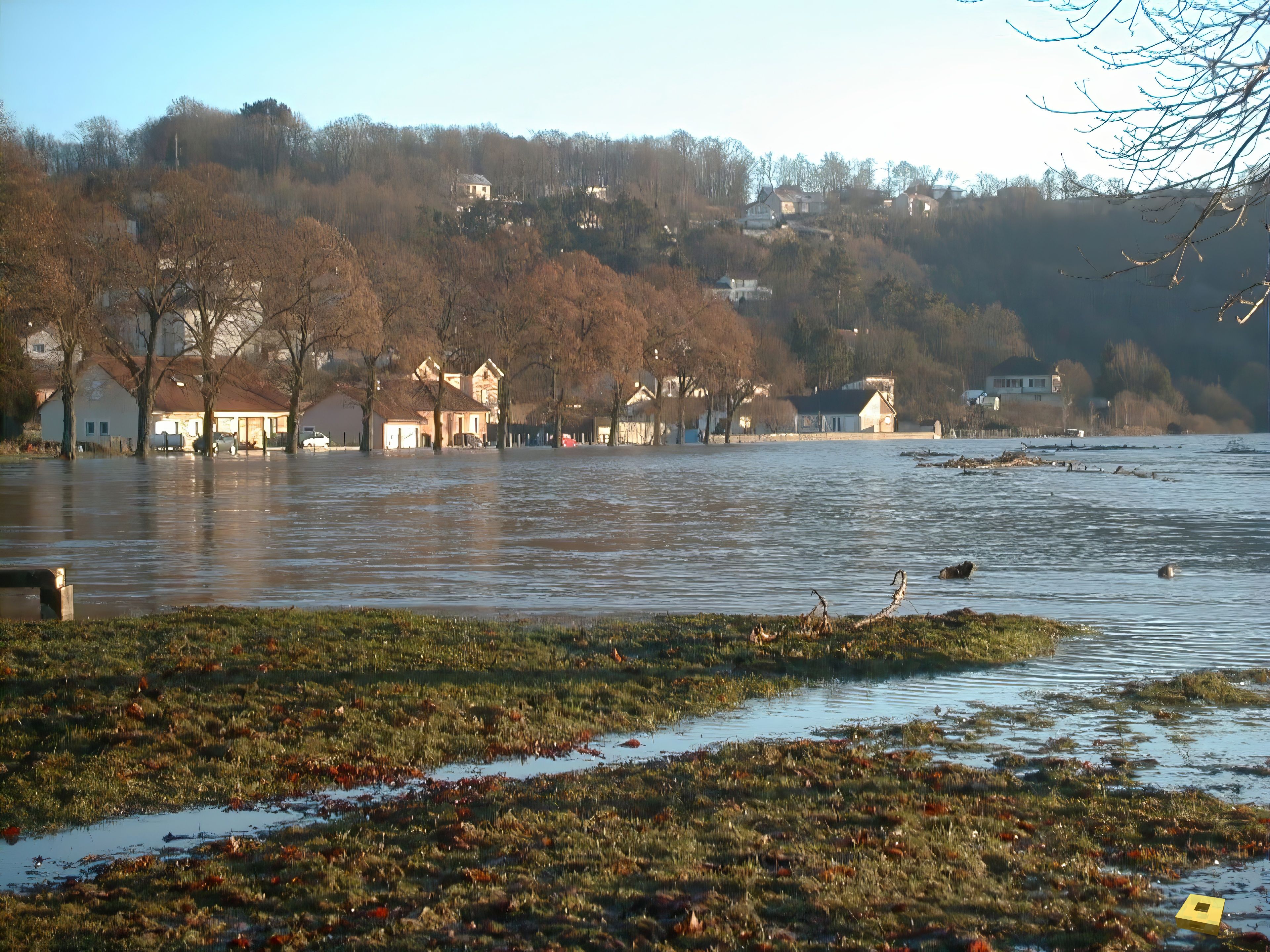 Neufchâteau, Mouzon flood - 12/30/2001 (I)