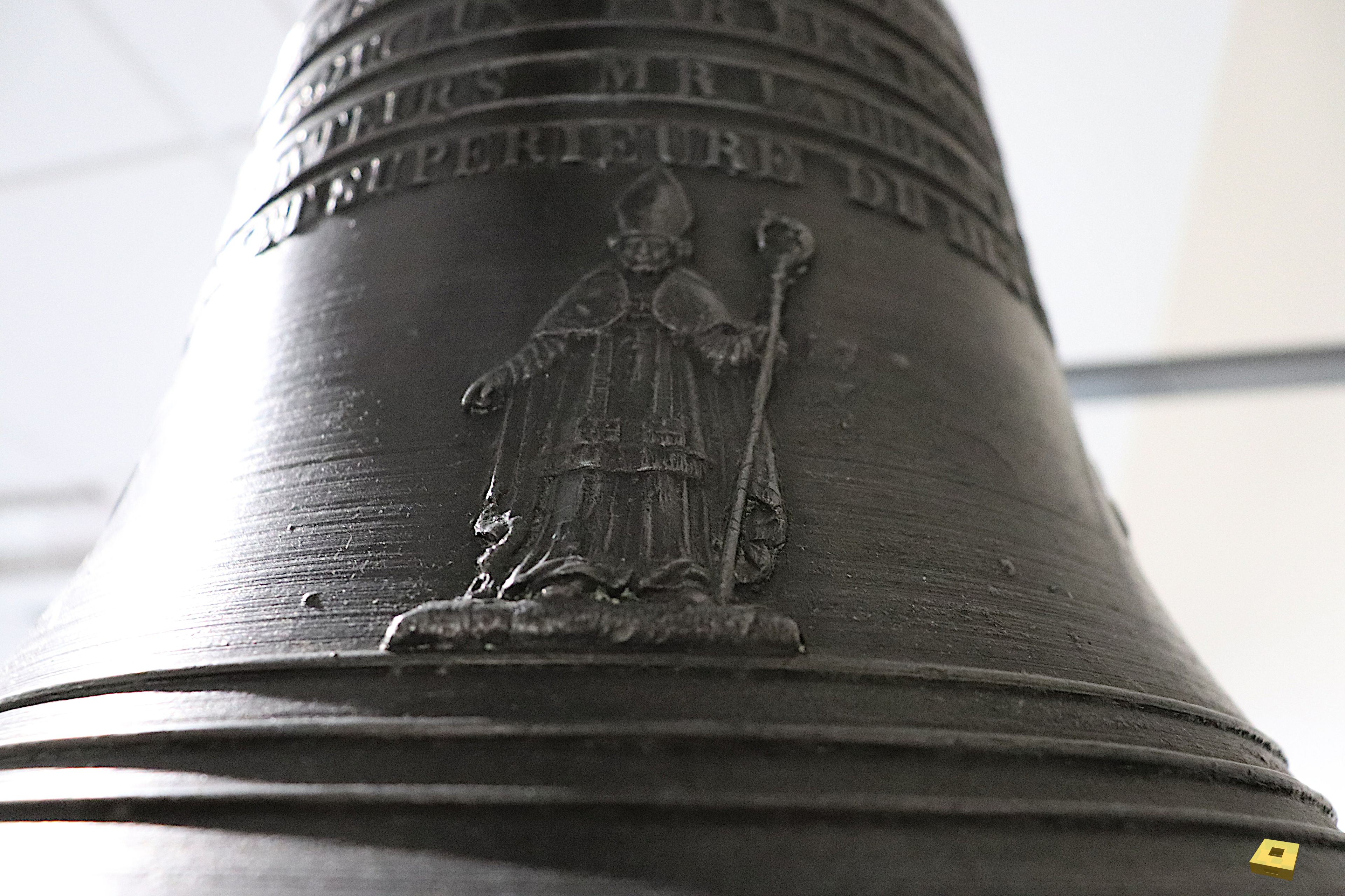 Rouceux, chapelle - cloche (I)